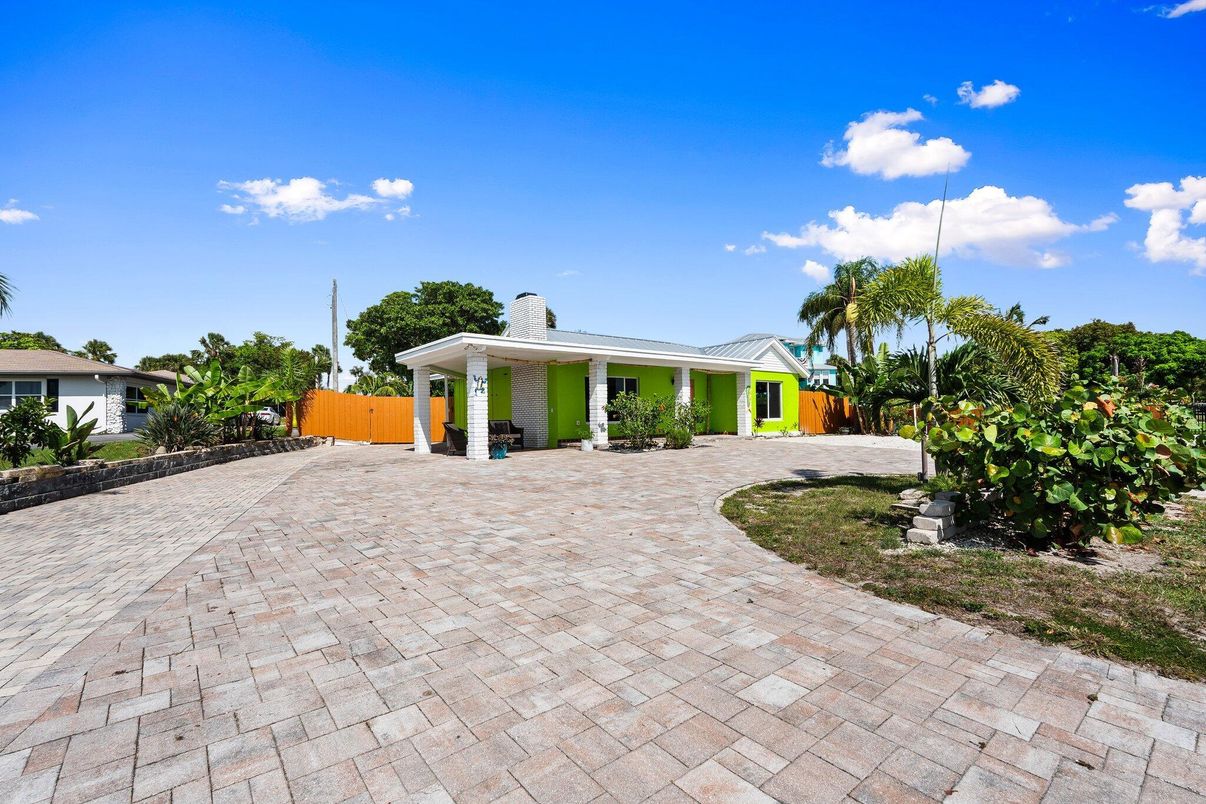 Backyard, Exterior