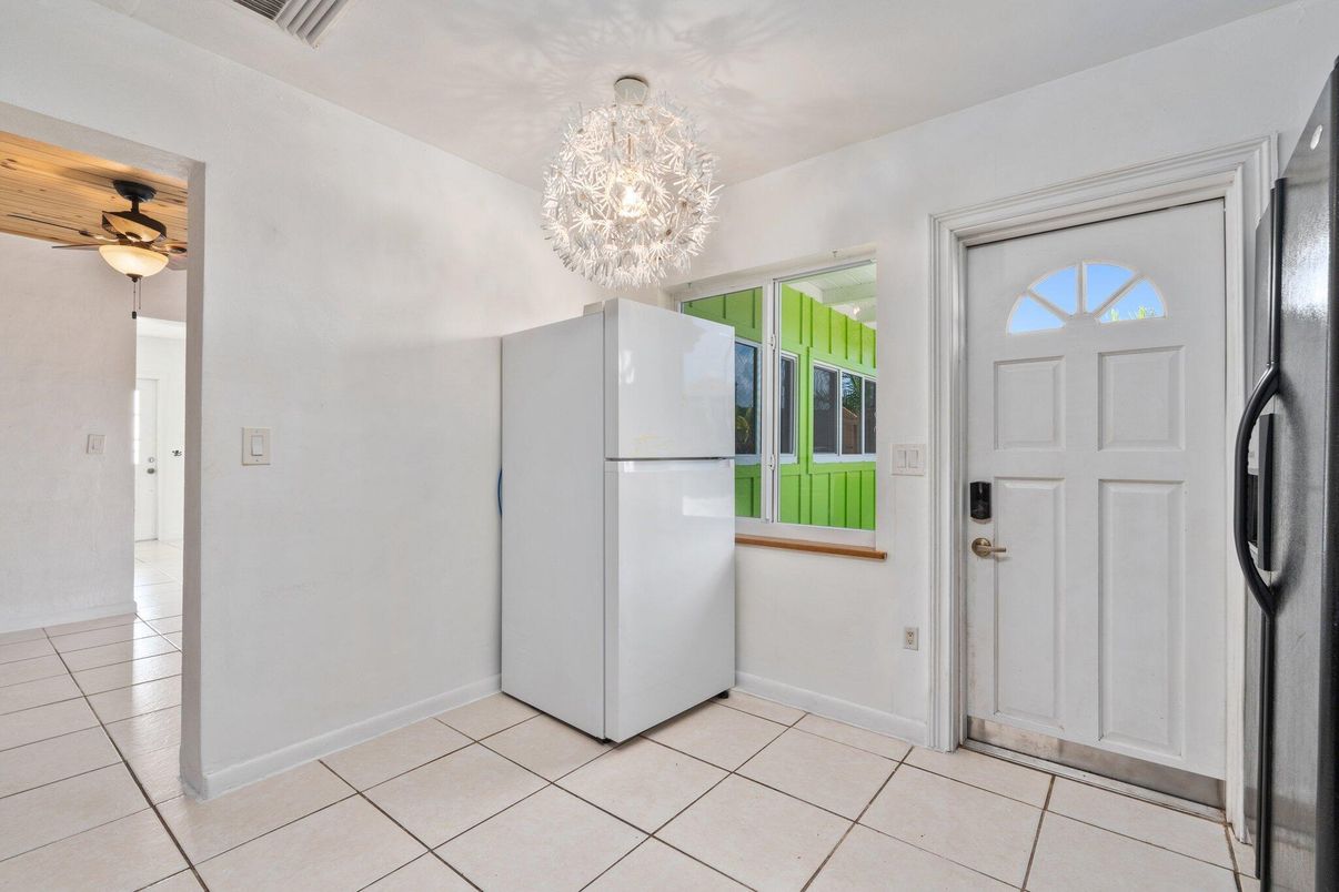 Chandelier, Interior, Kitchen
