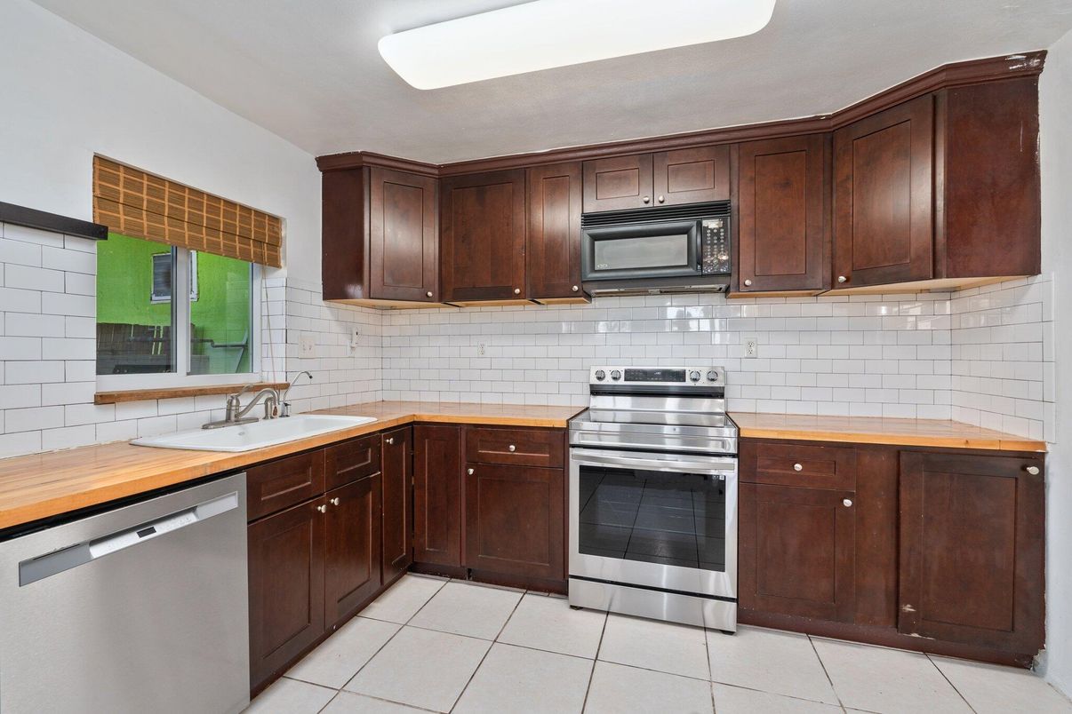 Interior, Kitchen, Stainless Steel Appliances