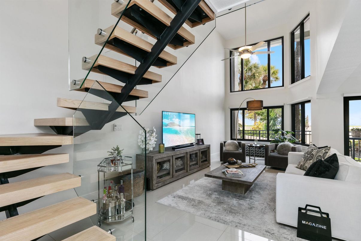 Interior, Living room, Pendant Lights