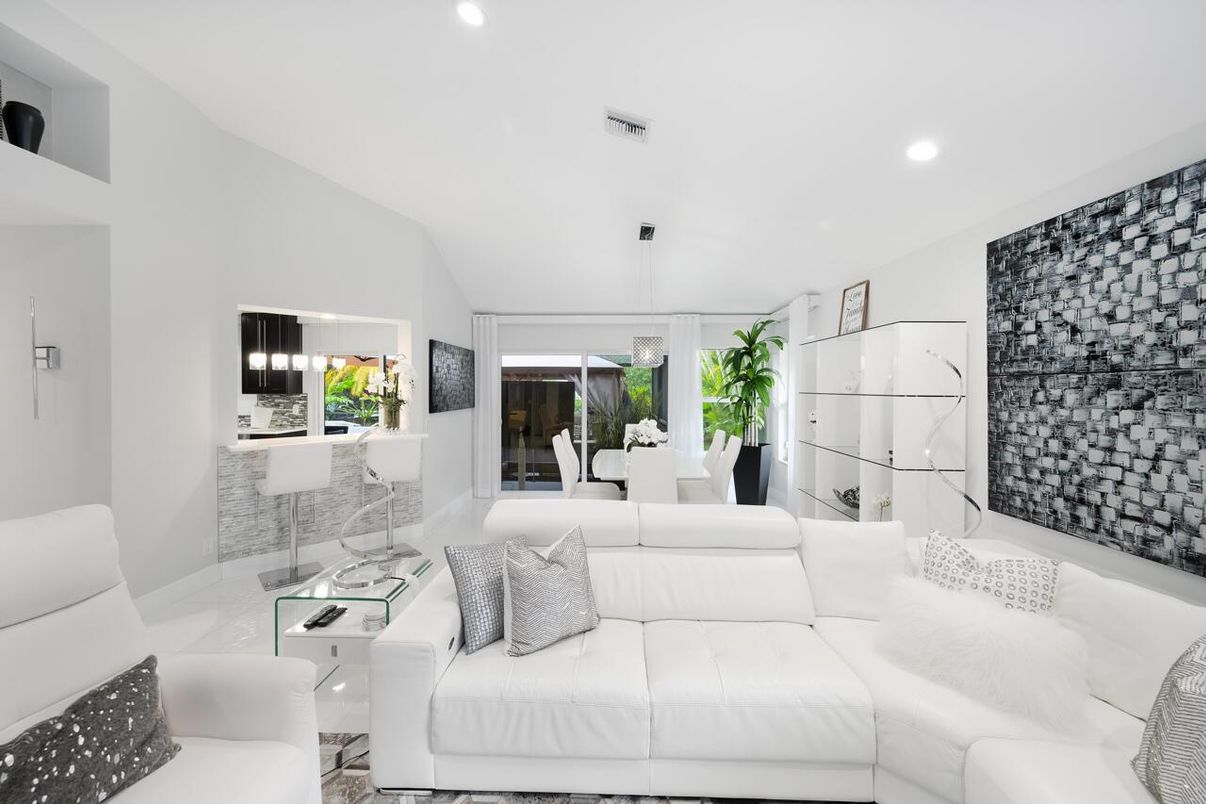 Bedroom, Dining room, Interior, Recessed Lighting