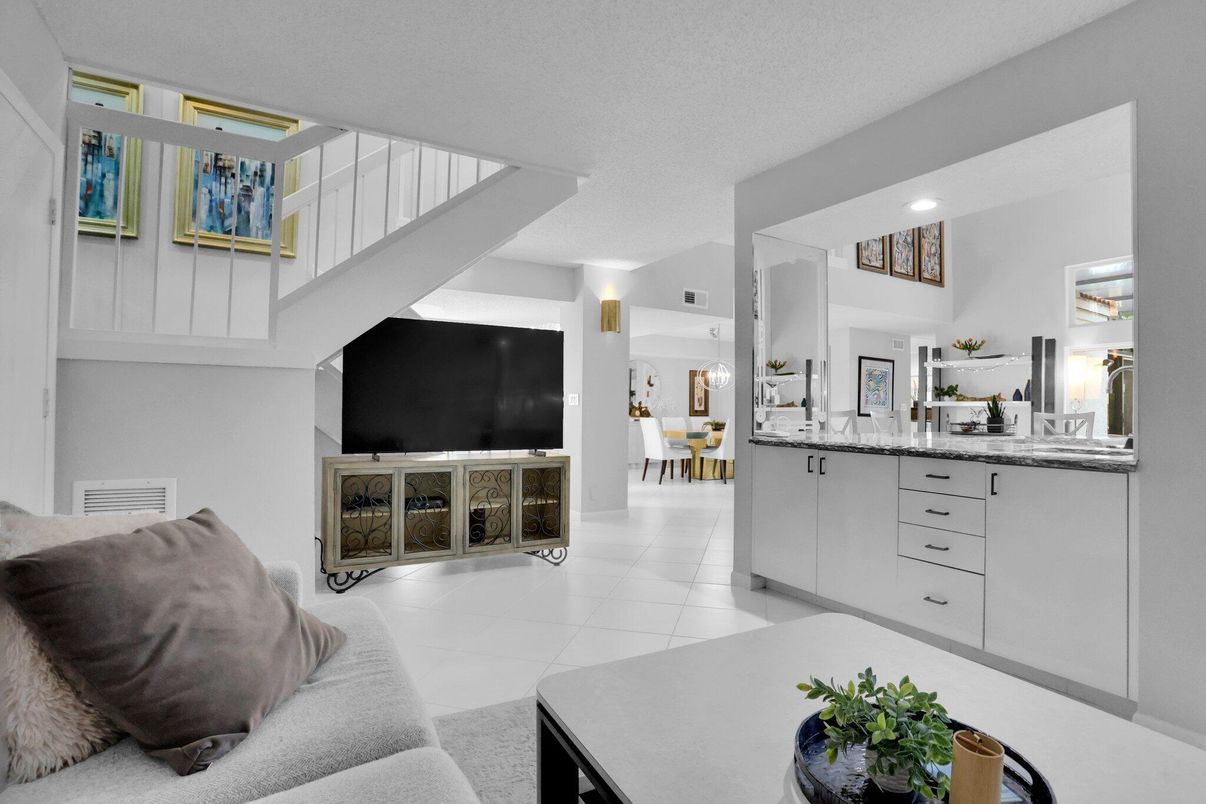 Dining room, Interior, Recessed Lighting