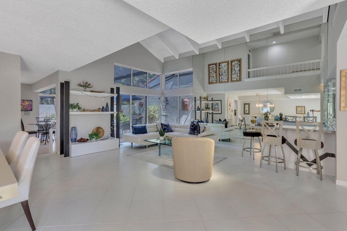 Interior, Living room, Pendant Lights, Recessed Lighting