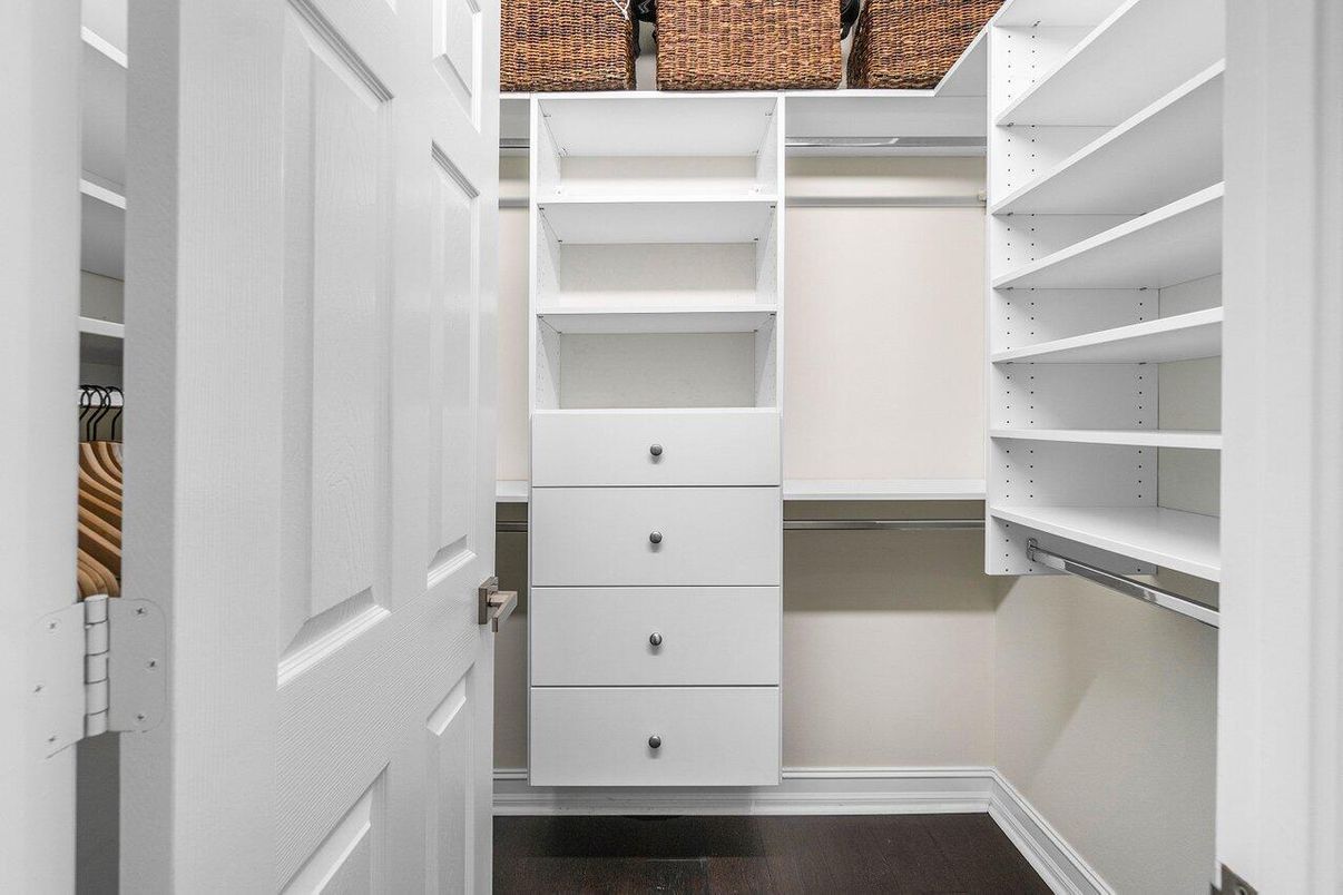 Interior, Walk-in Closets