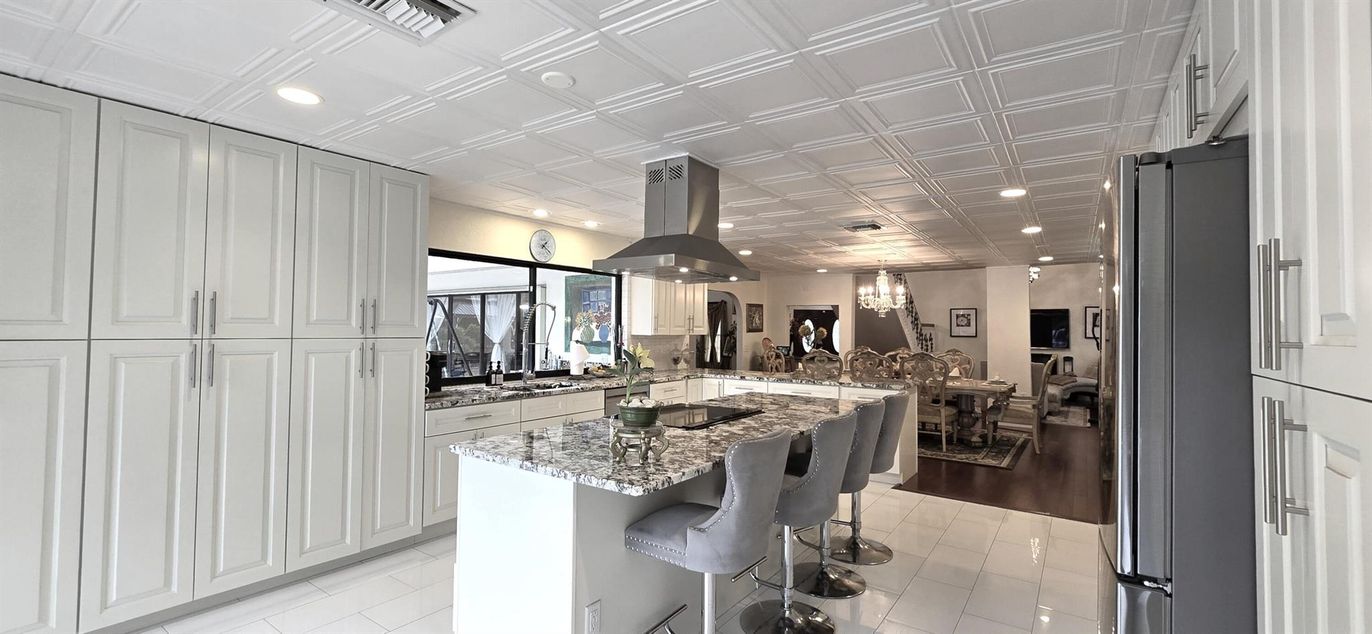 Chandelier, Dining room, Interior, Kitchen, Recessed Lighting, Wood Texture Flooring