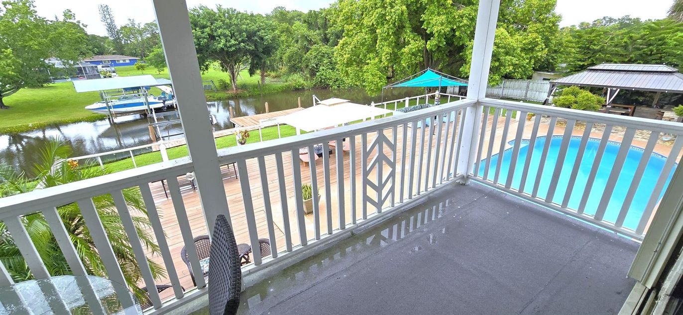 Exterior, Pool, Water