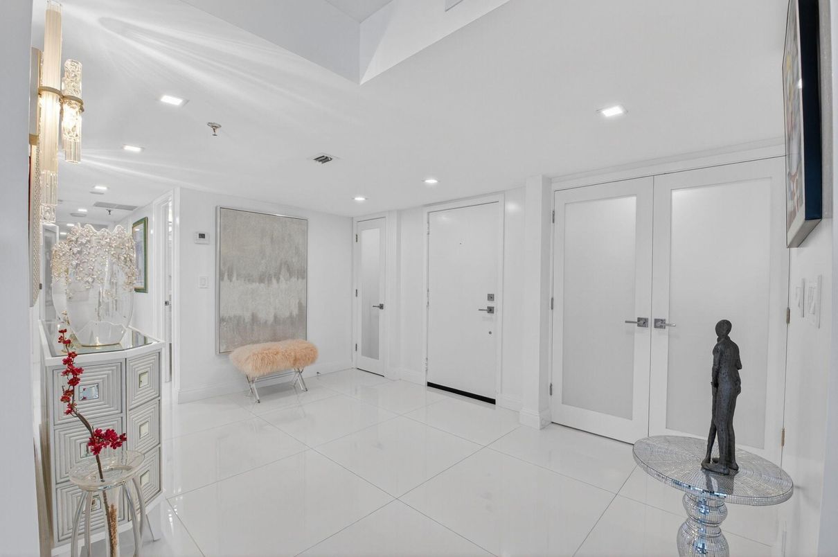 Interior, Recessed Lighting