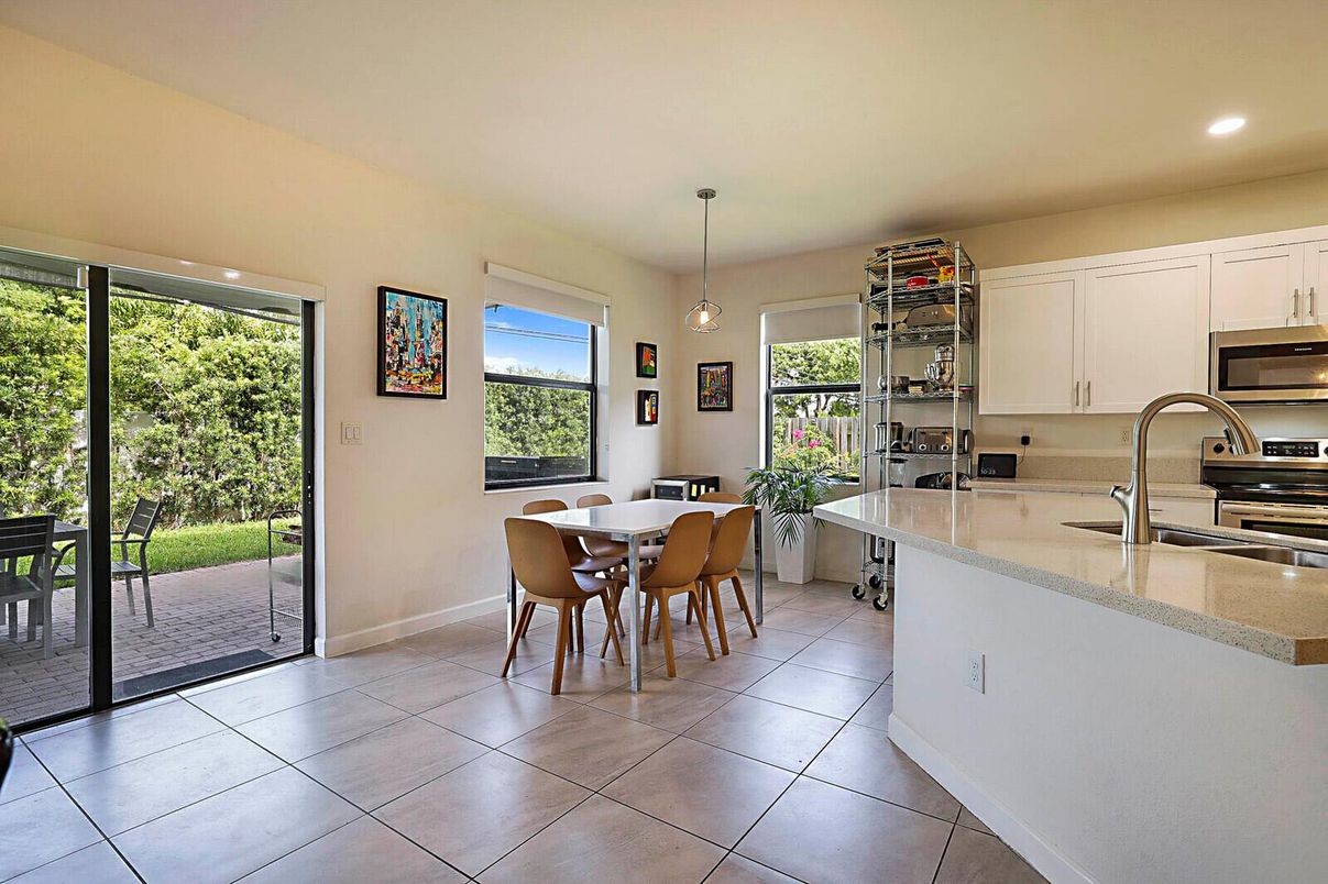 Dining room, Interior, Kitchen, Pendant Lights, Recessed Lighting