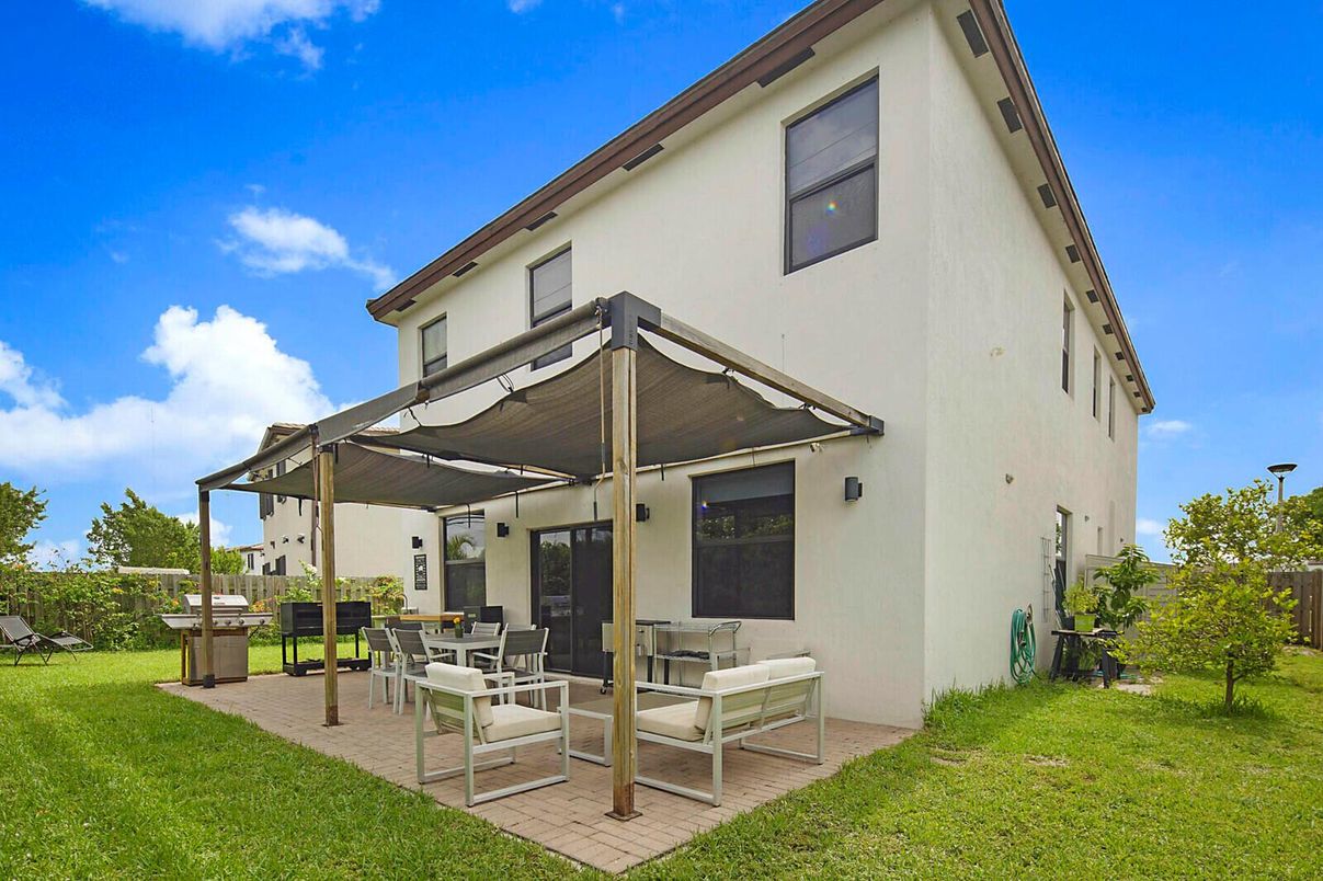 Backyard, Exterior