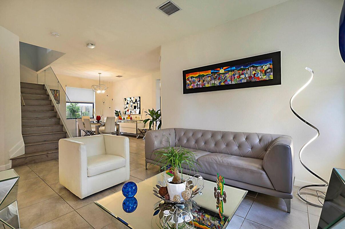 Dining room, Interior, Living room, Pendant Lights