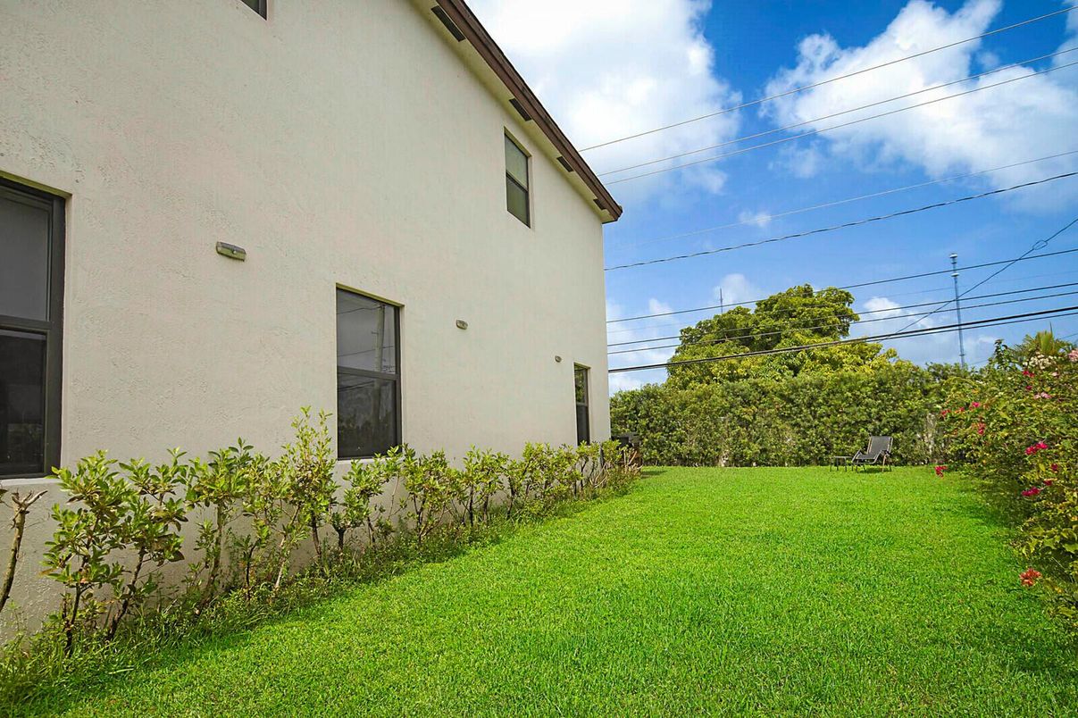 Backyard, Exterior
