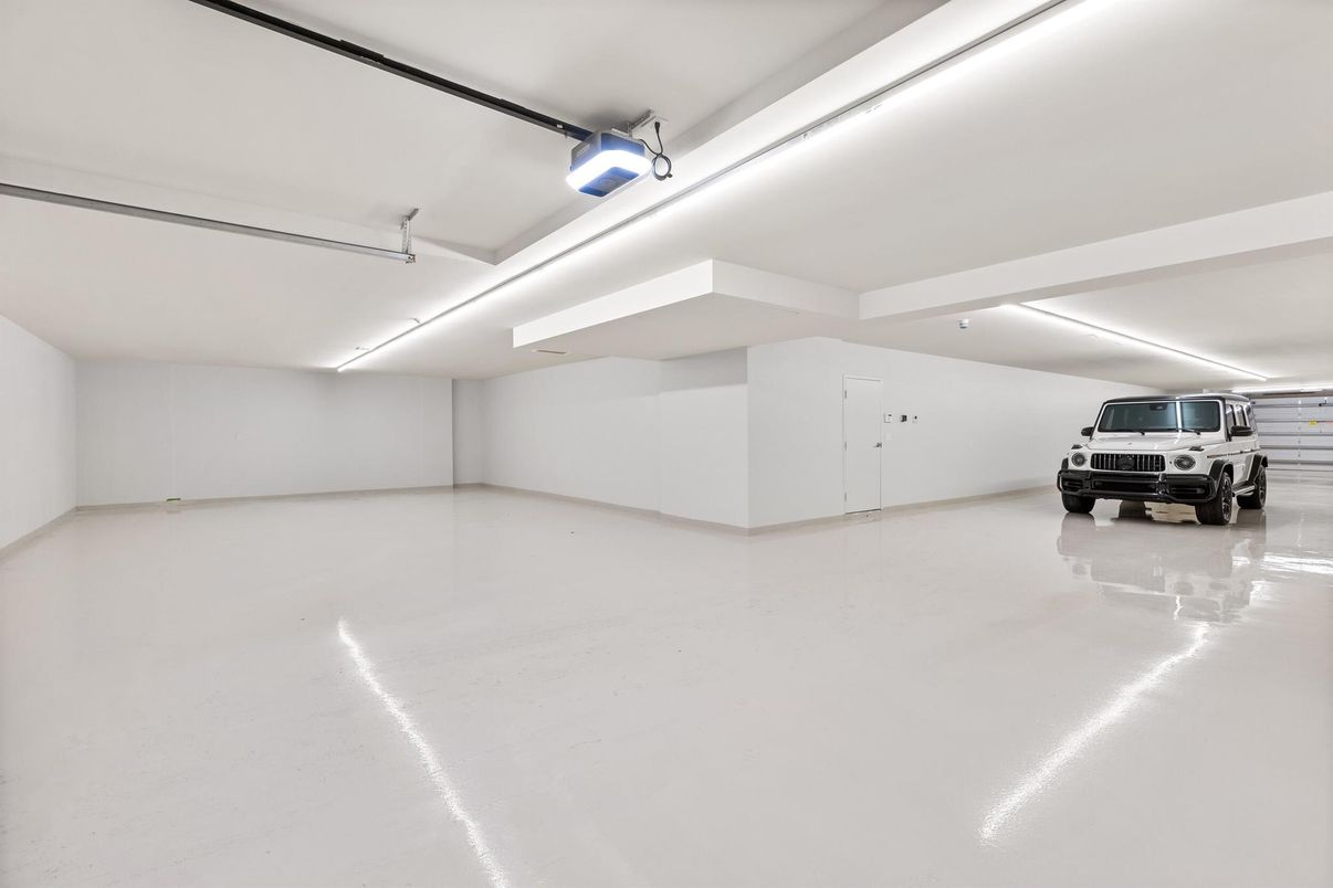 Garage, Interior