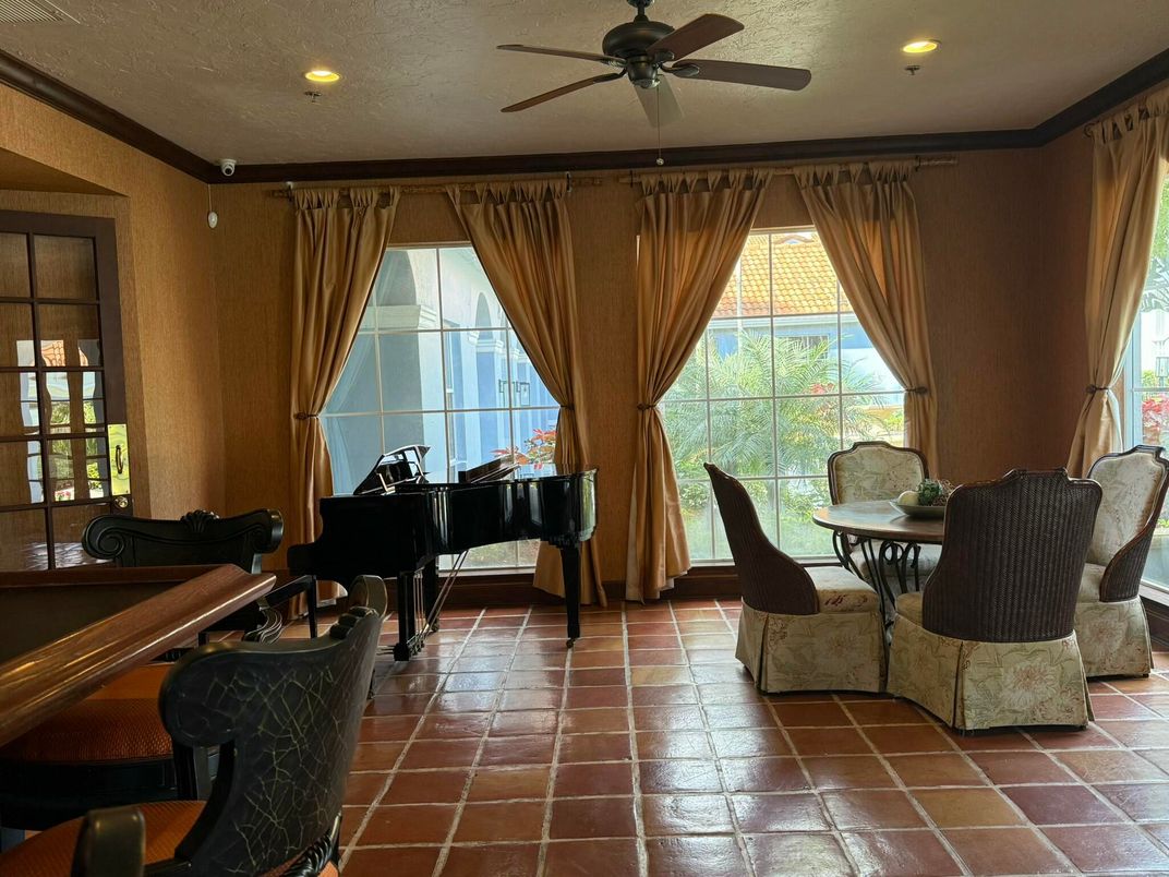 Dining room, Interior, Piano, Recessed Lighting