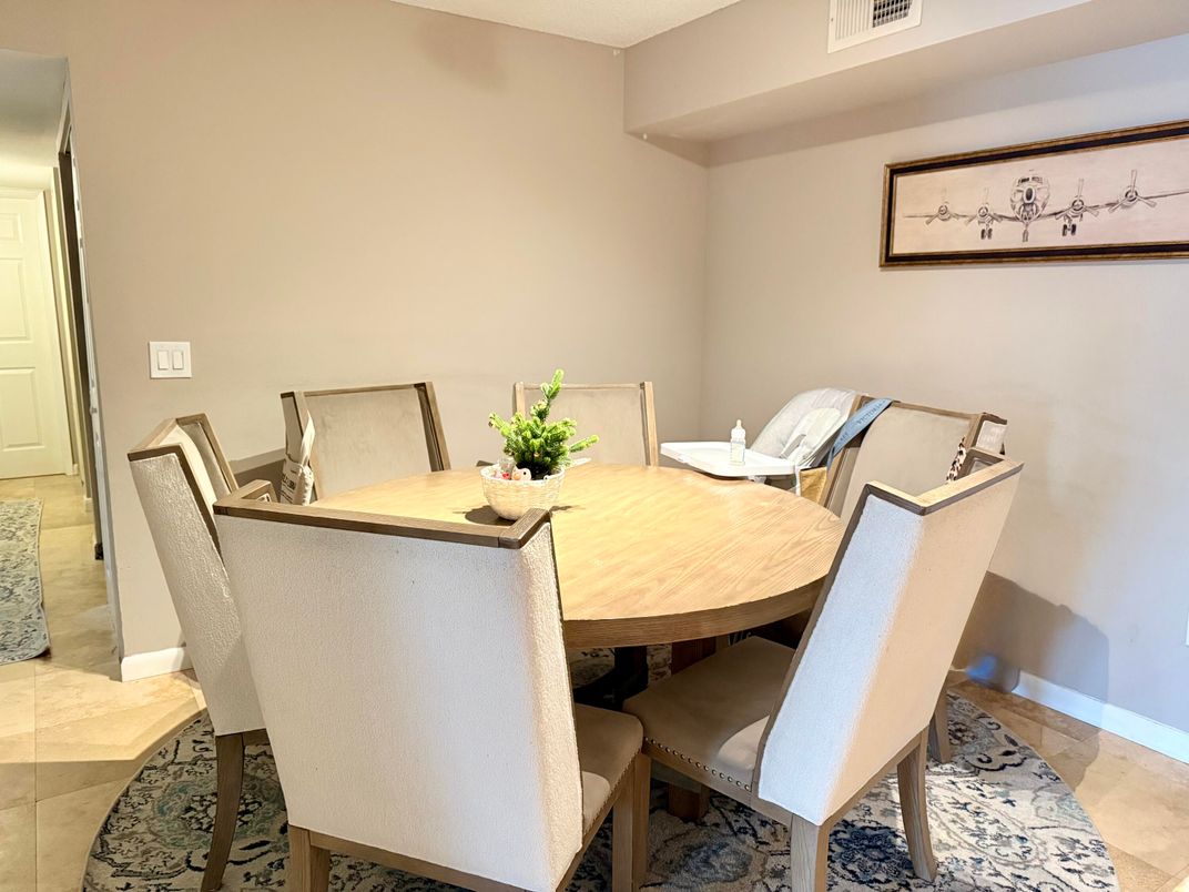 Dining room, Interior