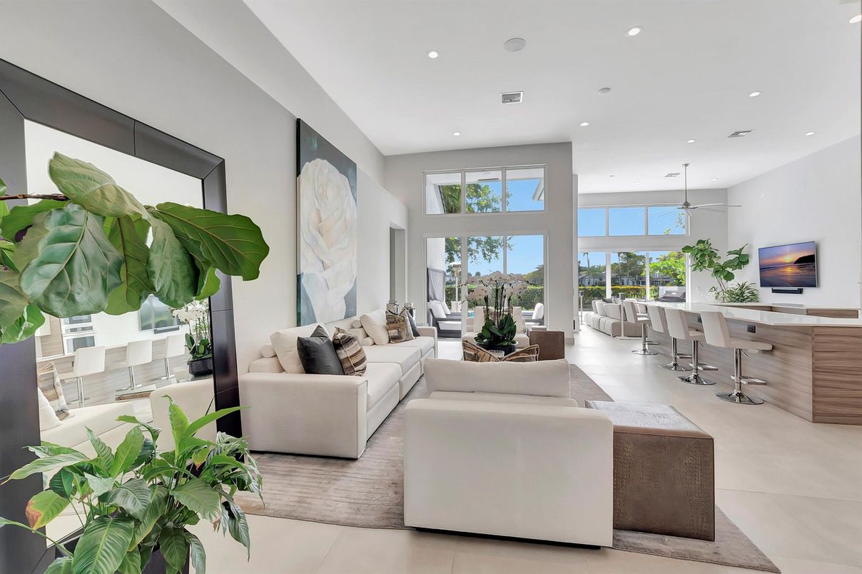 Interior, Living room, Pendant Lights, Recessed Lighting