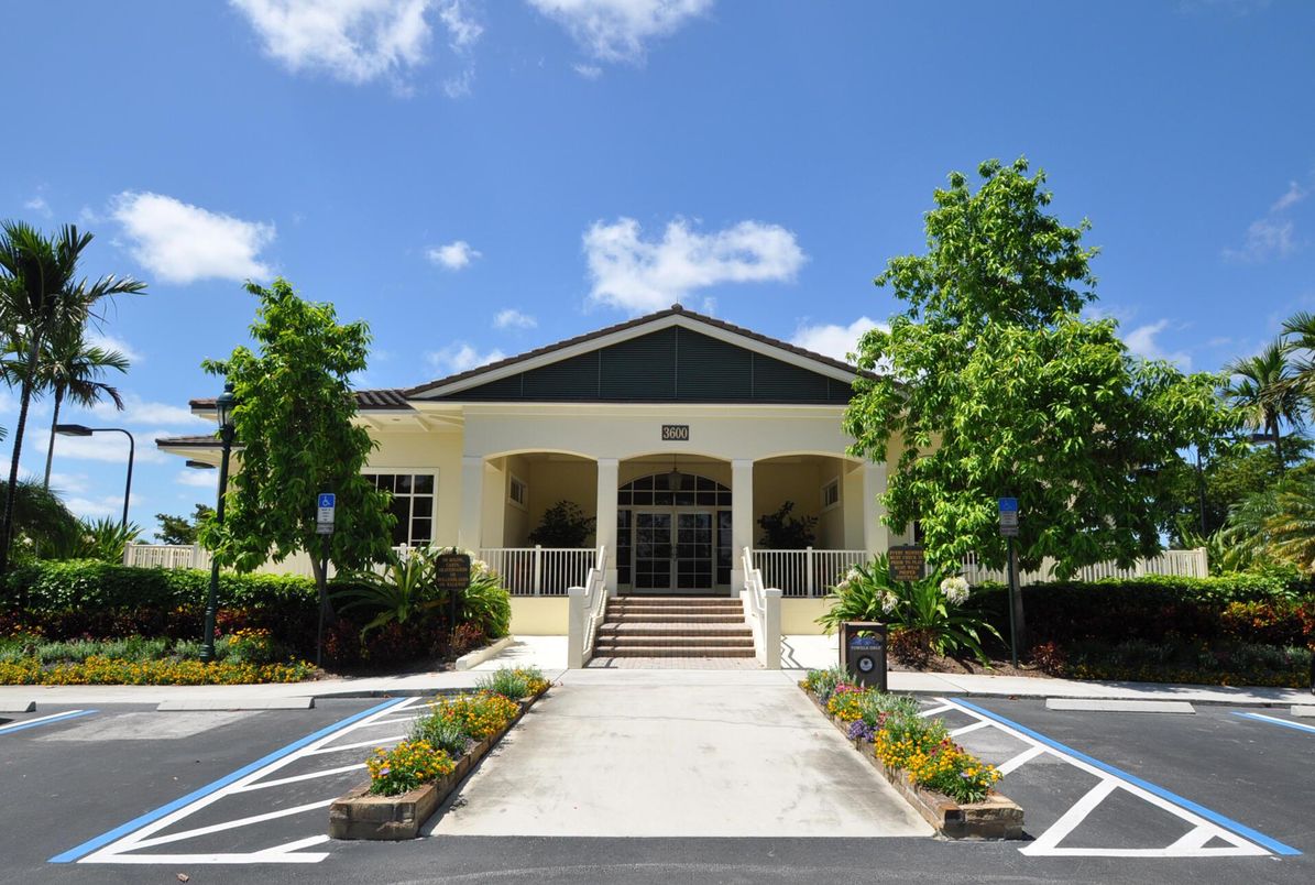 Exterior, Facade, American Craftsman