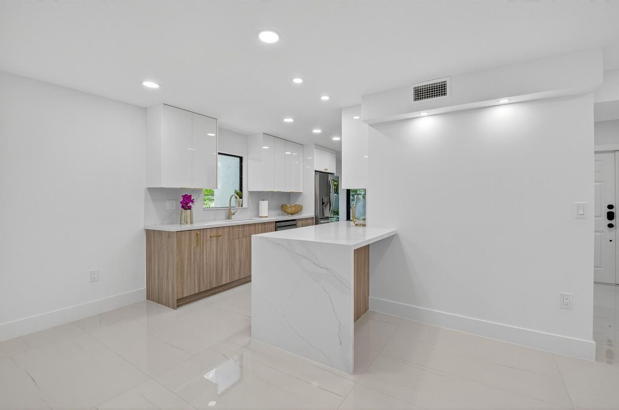 Interior, Kitchen, Recessed Lighting