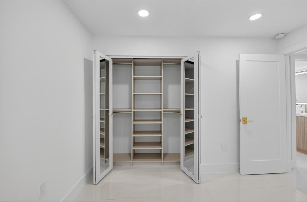 Interior, Recessed Lighting, Walk-in Closets