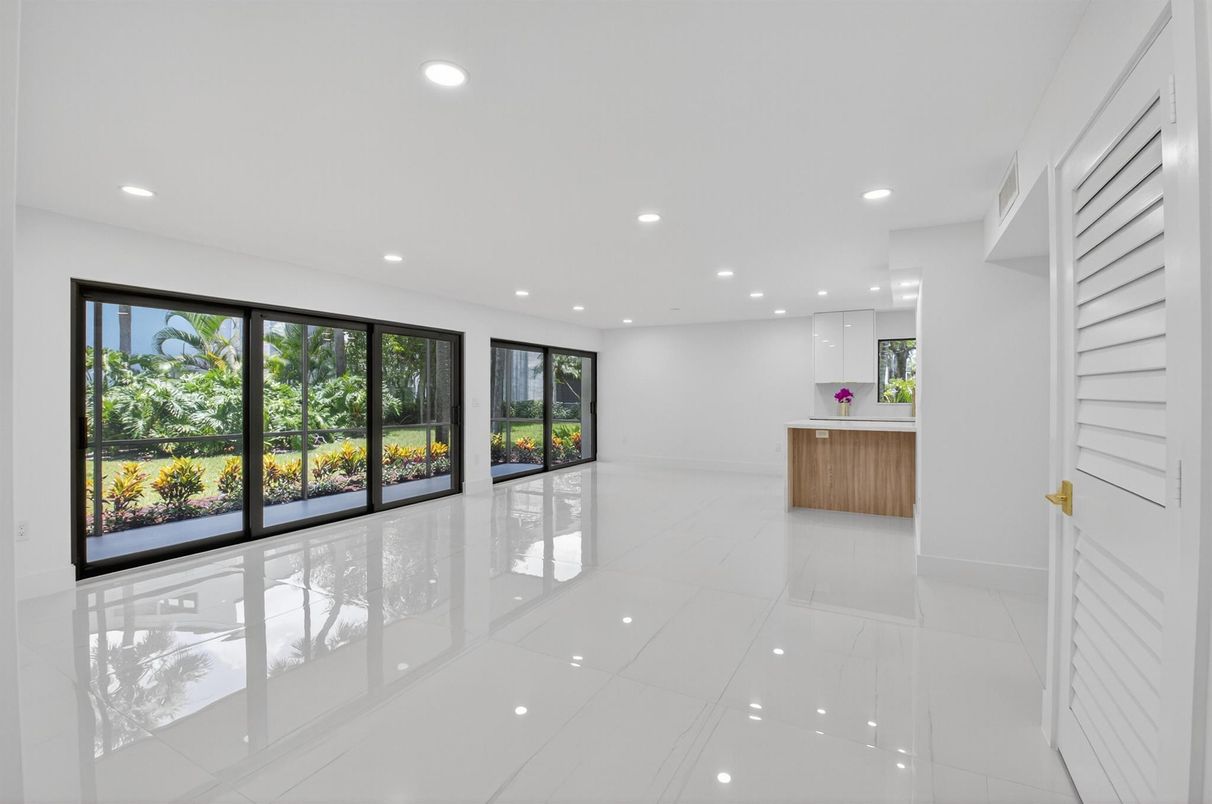 Interior, Marble, Recessed Lighting