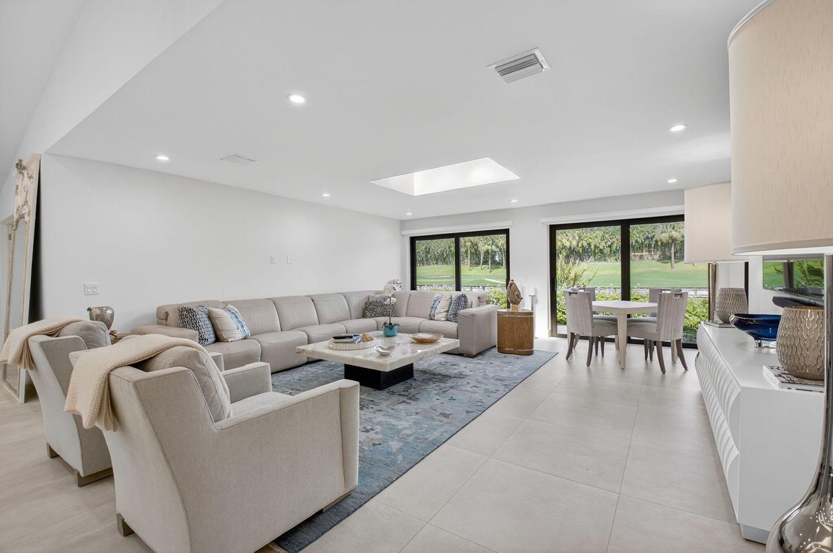 Dining room, Interior, Living room, Recessed Lighting