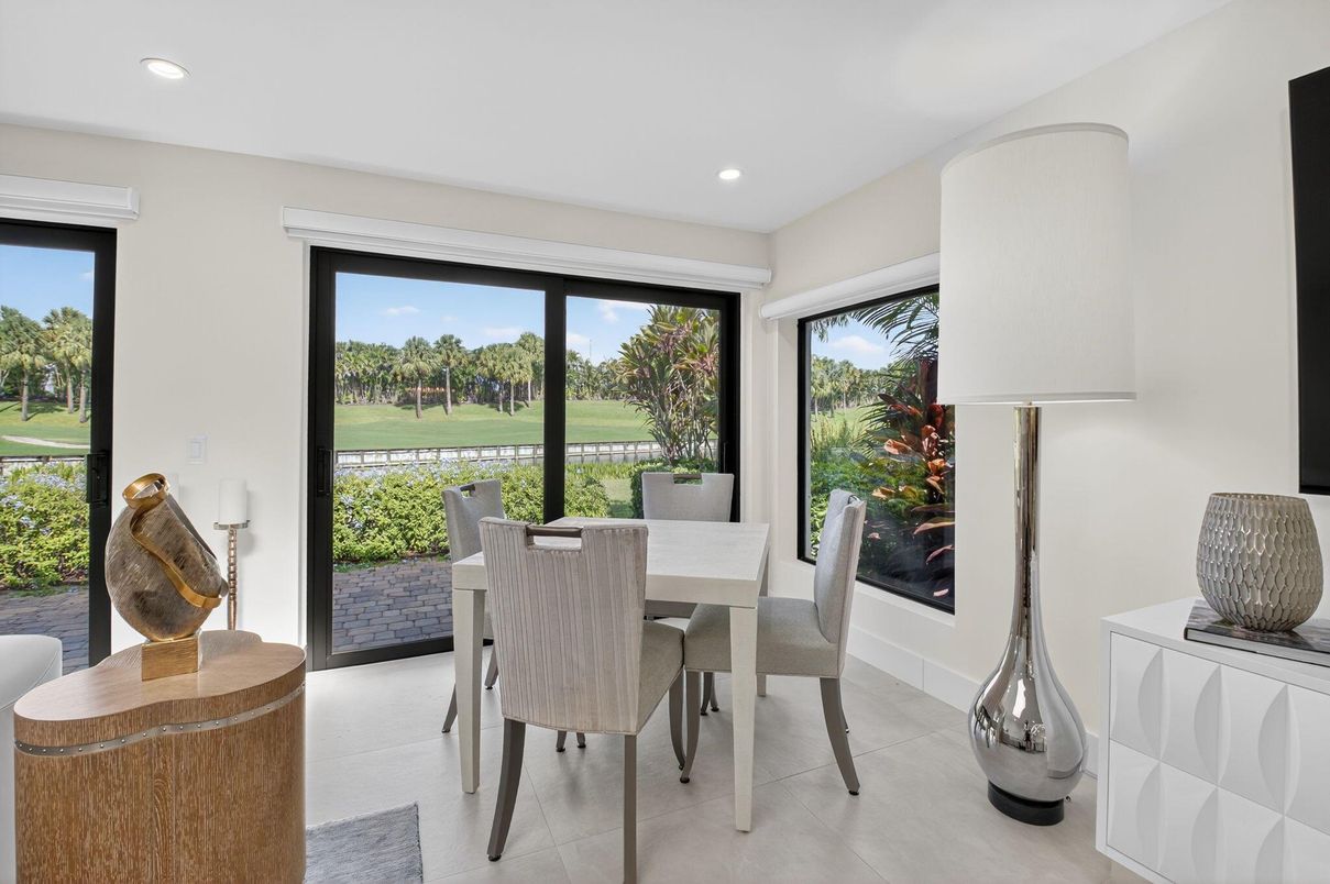 Dining room, Interior, Recessed Lighting