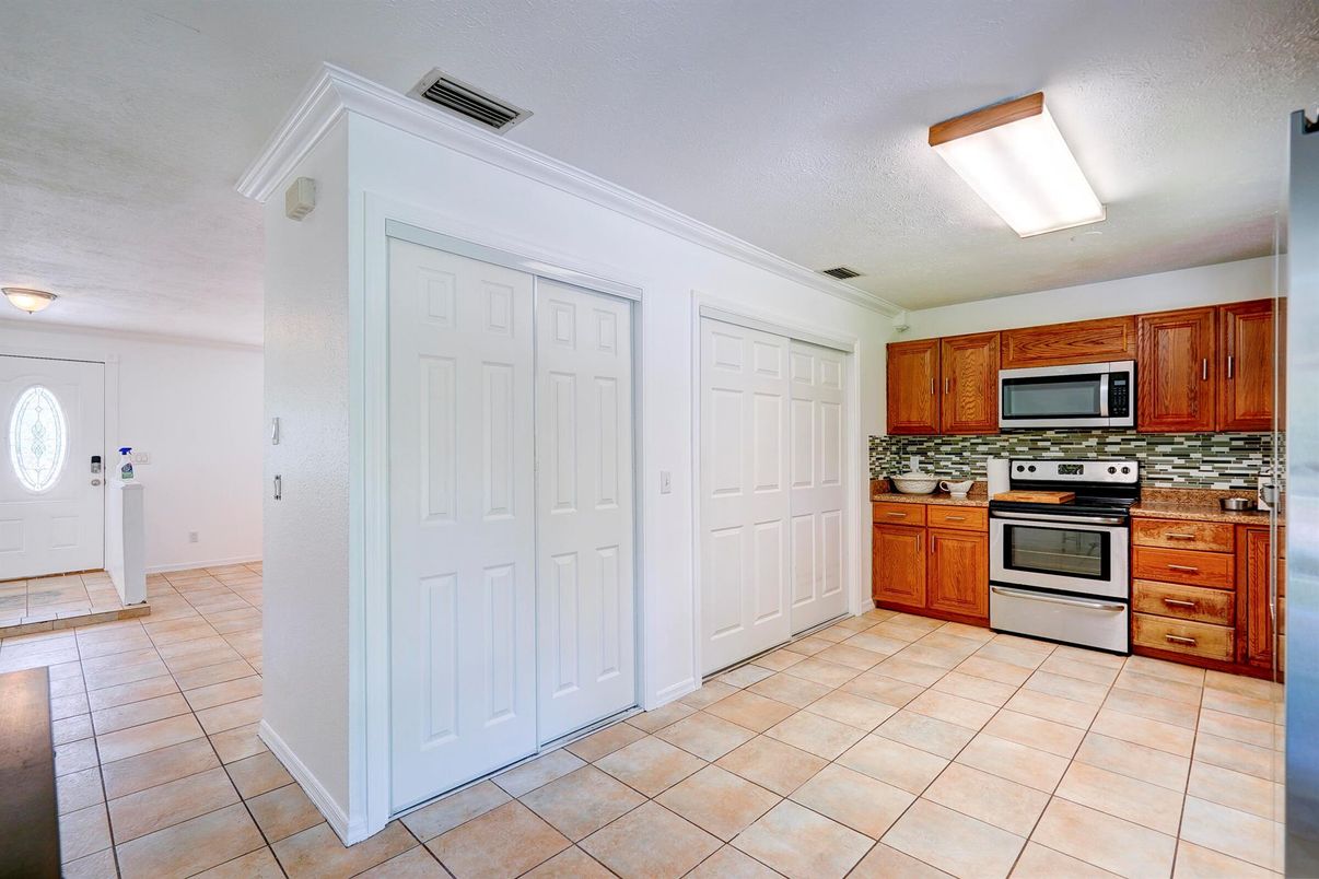 Interior, Kitchen, Stainless Steel Appliances