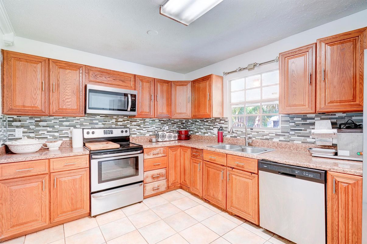 Interior, Kitchen, Stainless Steel Appliances