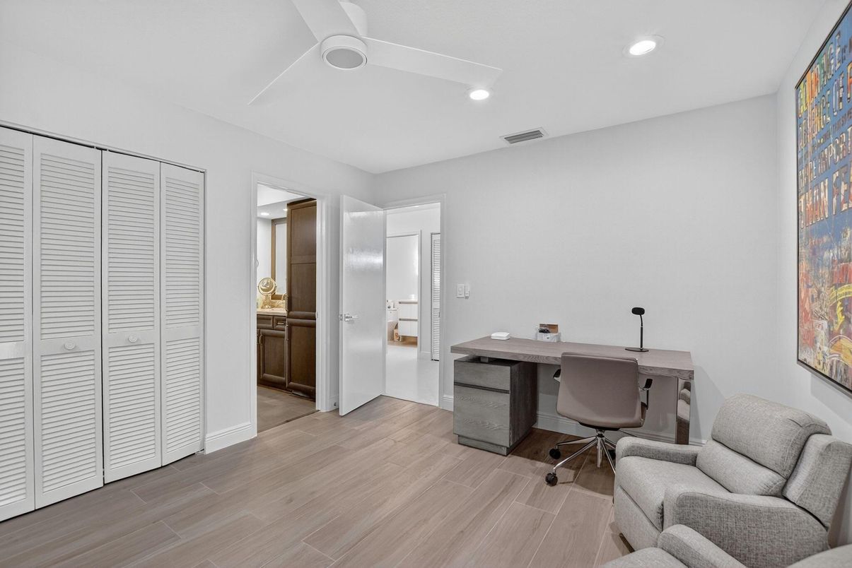 Home Office, Interior, Recessed Lighting, Wood Texture Flooring