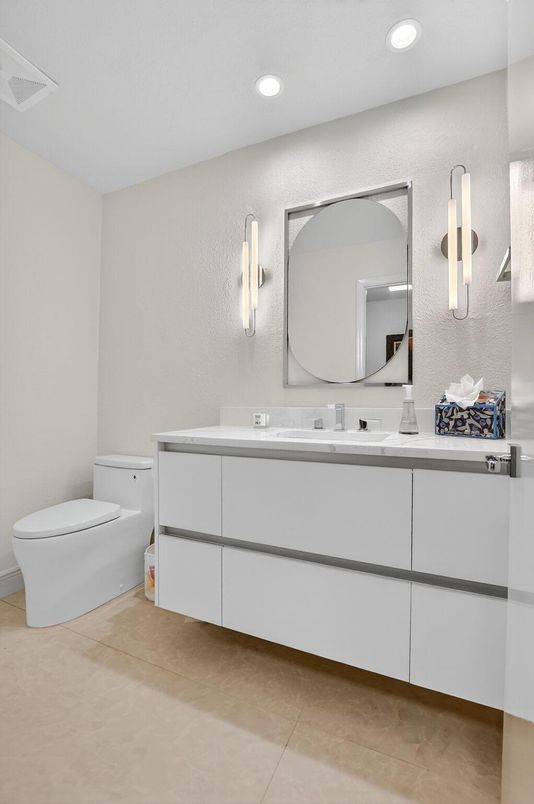 Bathroom, Interior, Recessed Lighting