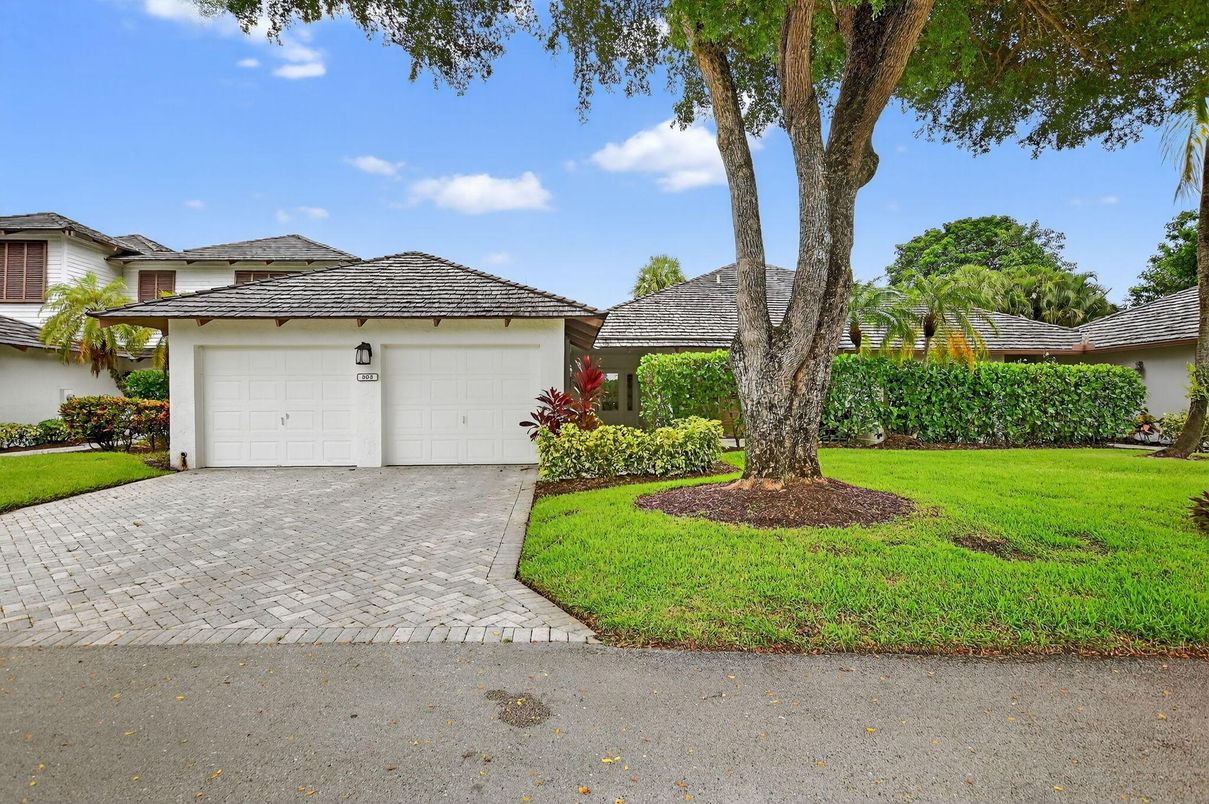Attached, Backyard, Exterior, Facade, Ranch