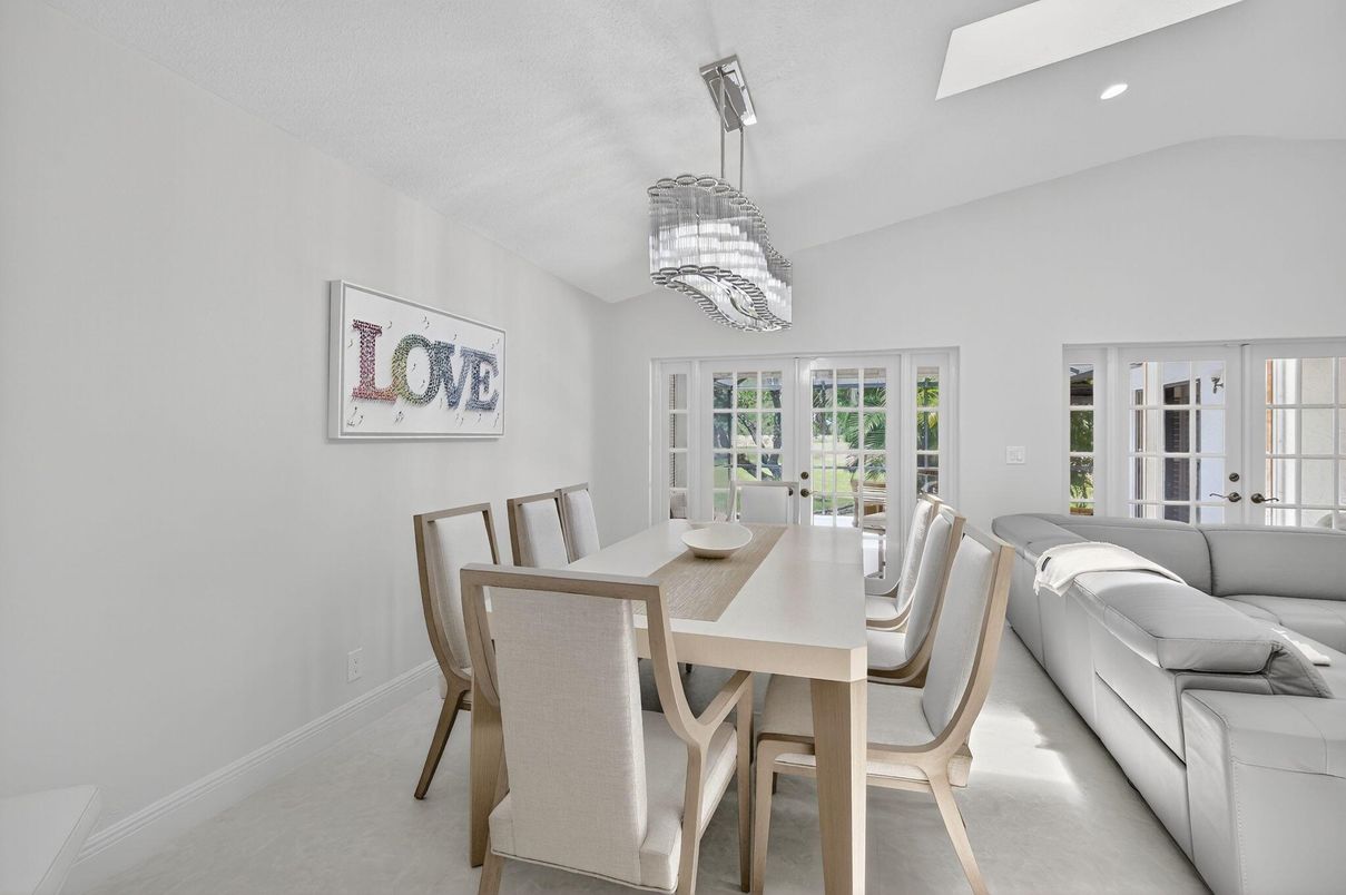 Chandelier, Dining room, Interior, Living room, Recessed Lighting