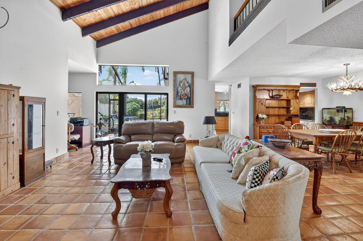 Chandelier, Dining room, Interior, Living room, Wooden Beams, Wooden Ceilings