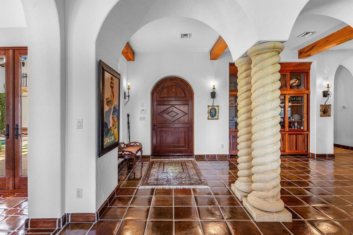 Interior, Wooden Beams