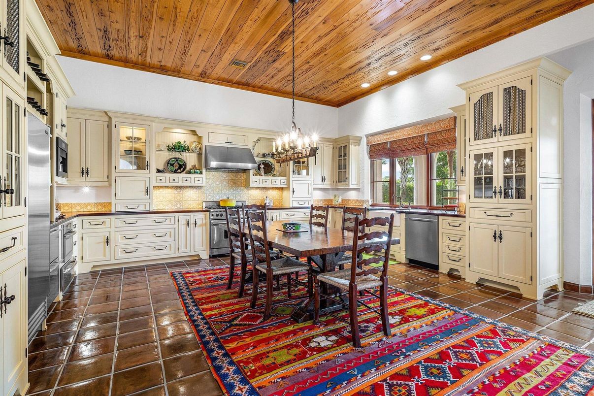 Chandelier, Dining room, Interior, Kitchen, Pendant Lights, Recessed Lighting, Stainless Steel Appliances, Wooden Ceilings