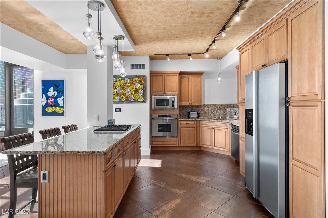 Interior, Kitchen, Pendant Lights, Stainless Steel Appliances