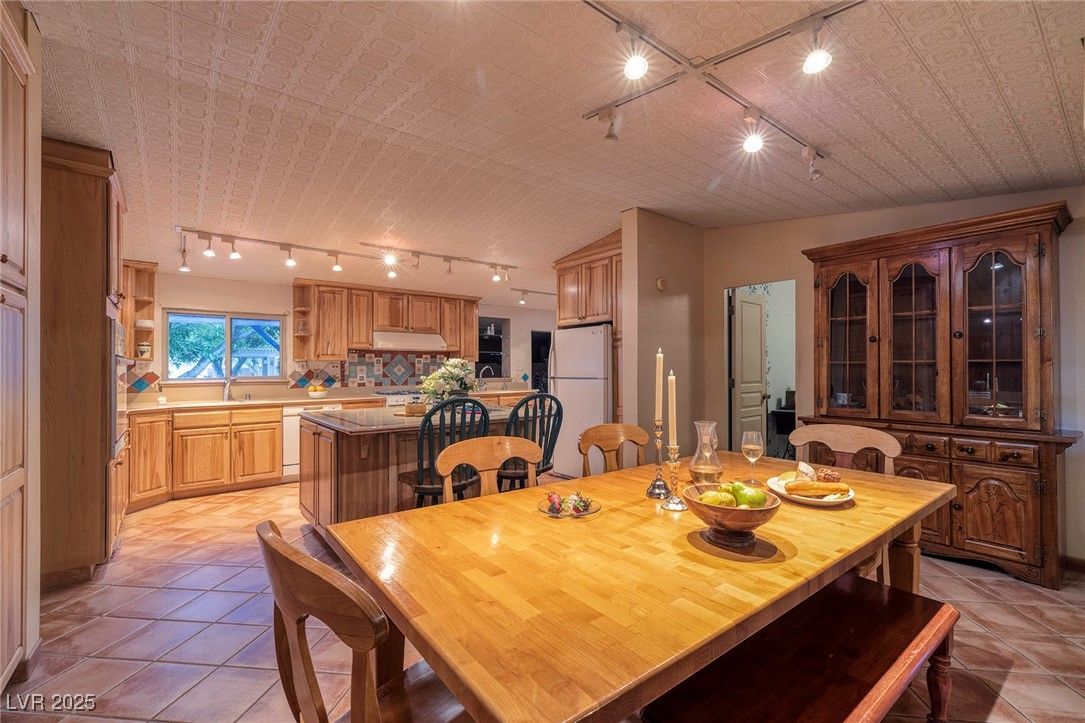 Dining room, Interior, Kitchen