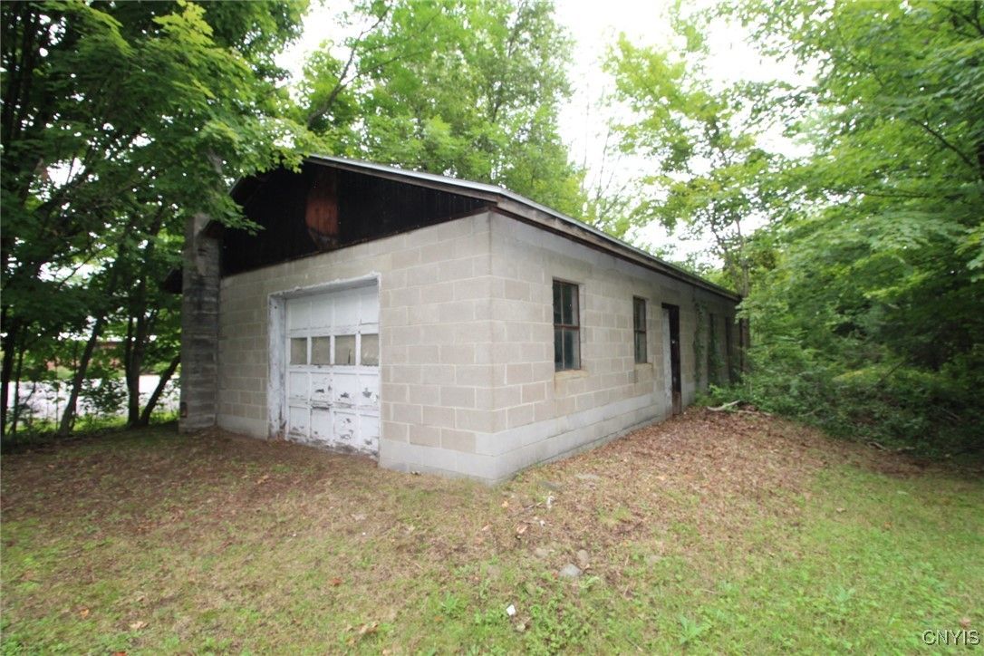 Detached Garage, Exterior