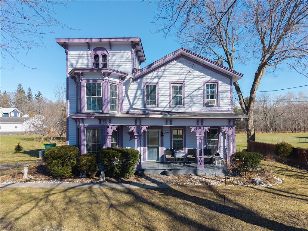 Backyard, Exterior, Facade, Queen Anne Victorian