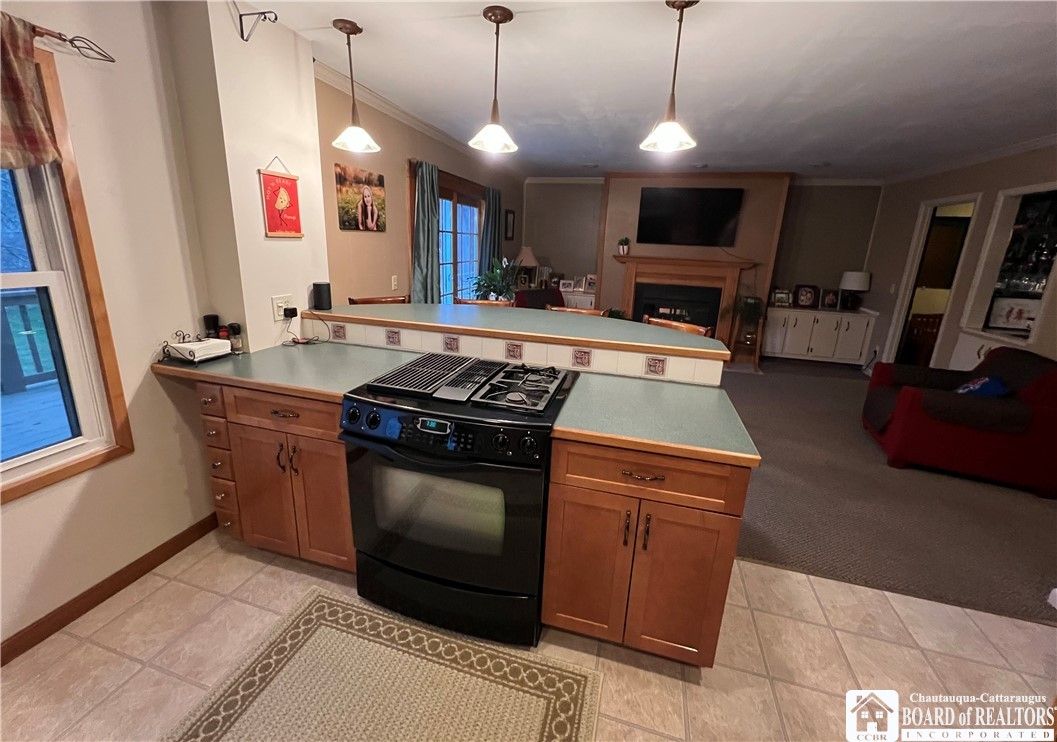 Fireplace, Interior, Kitchen, Pendant Lights
