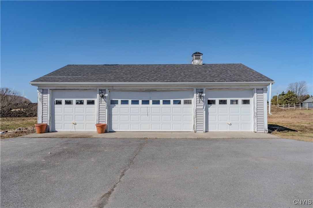 Detached Garage, Exterior