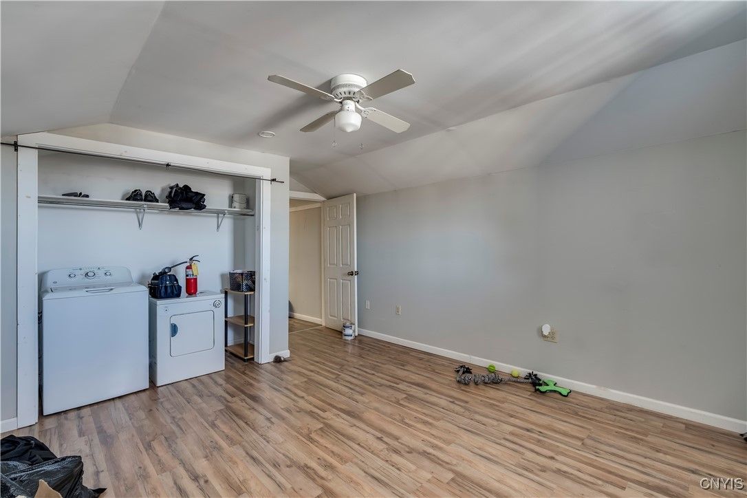 Interior, Washer, Wood Texture Flooring