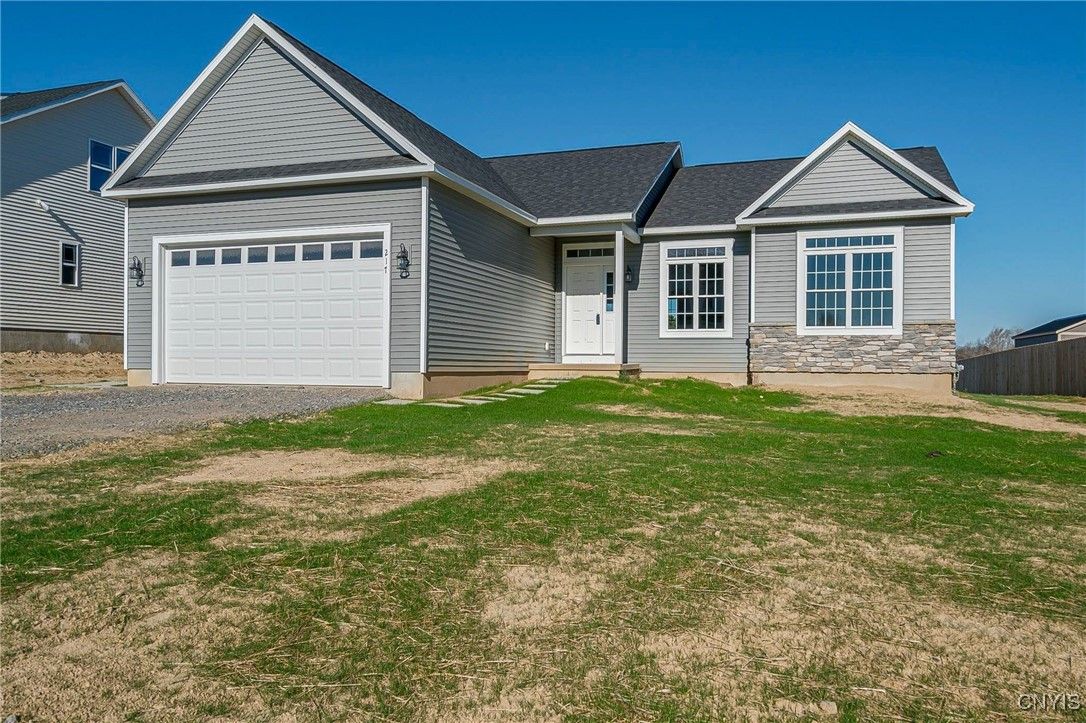 Attached, Exterior, Facade, Ranch
