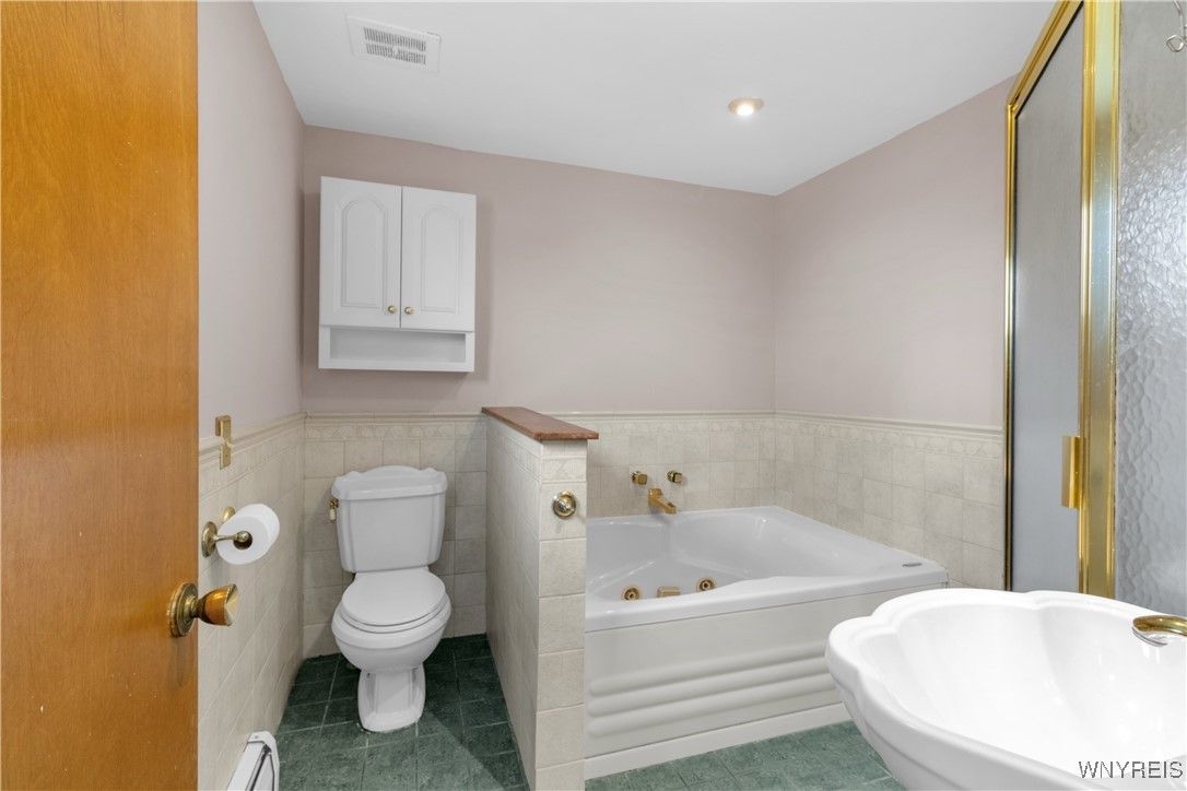 Bathroom, Interior, Recessed Lighting