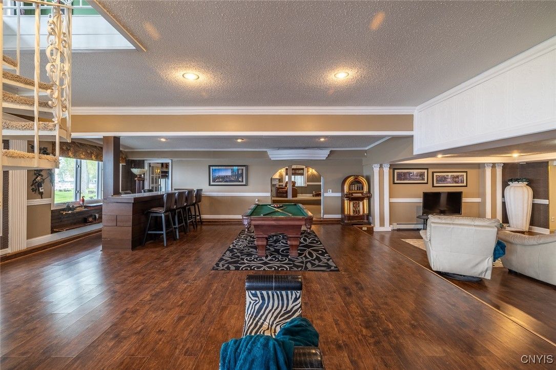 Interior, Recessed Lighting, Wood Texture Flooring