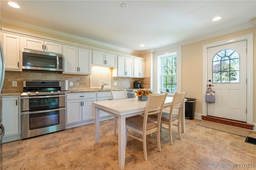 Dining room, Interior, Kitchen, Recessed Lighting, Stainless Steel Appliances