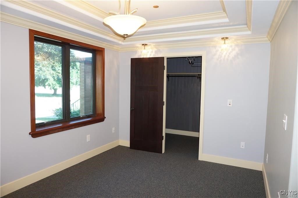 Empty room, Interior, Pendant Lights