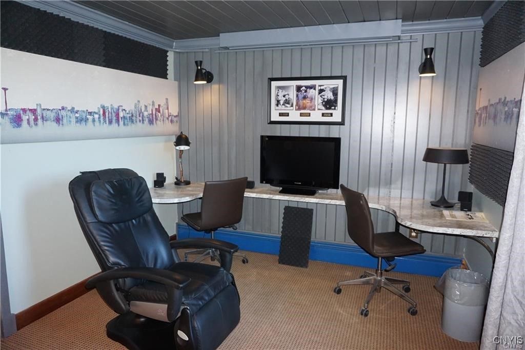 Home Office, Interior