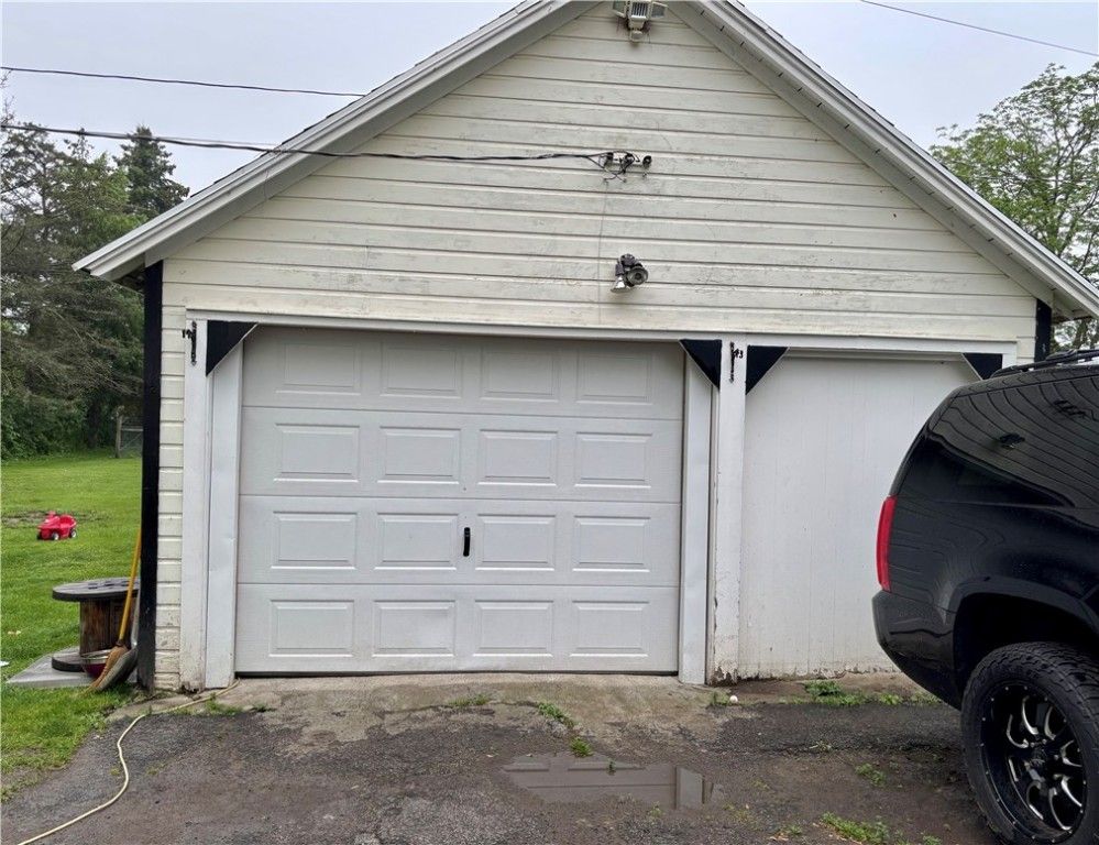 Detached Garage, Exterior
