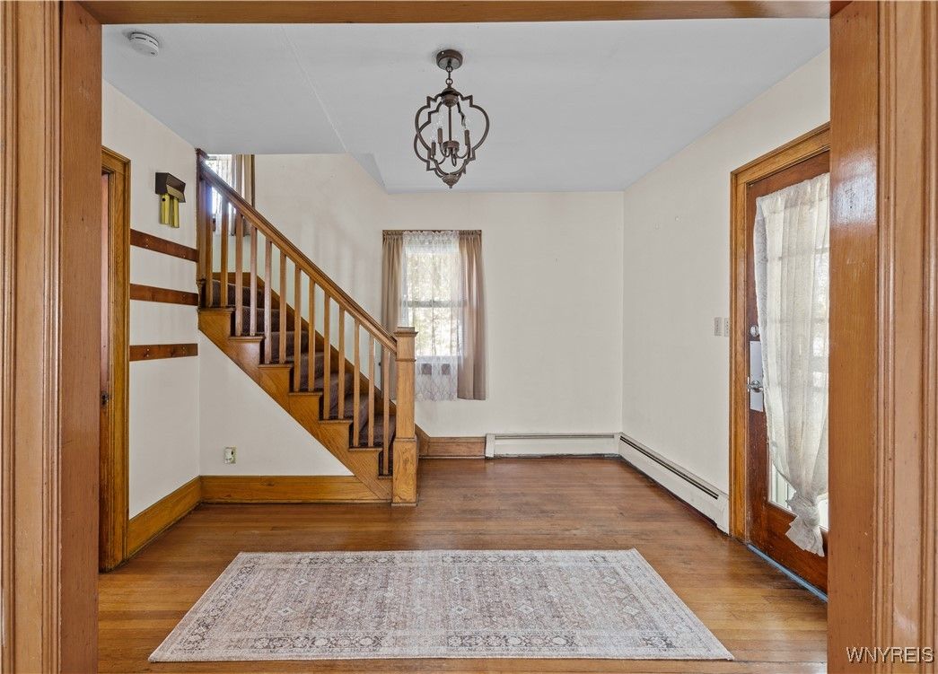 Chandelier, Empty room, Interior, Pendant Lights, Wood Texture Flooring