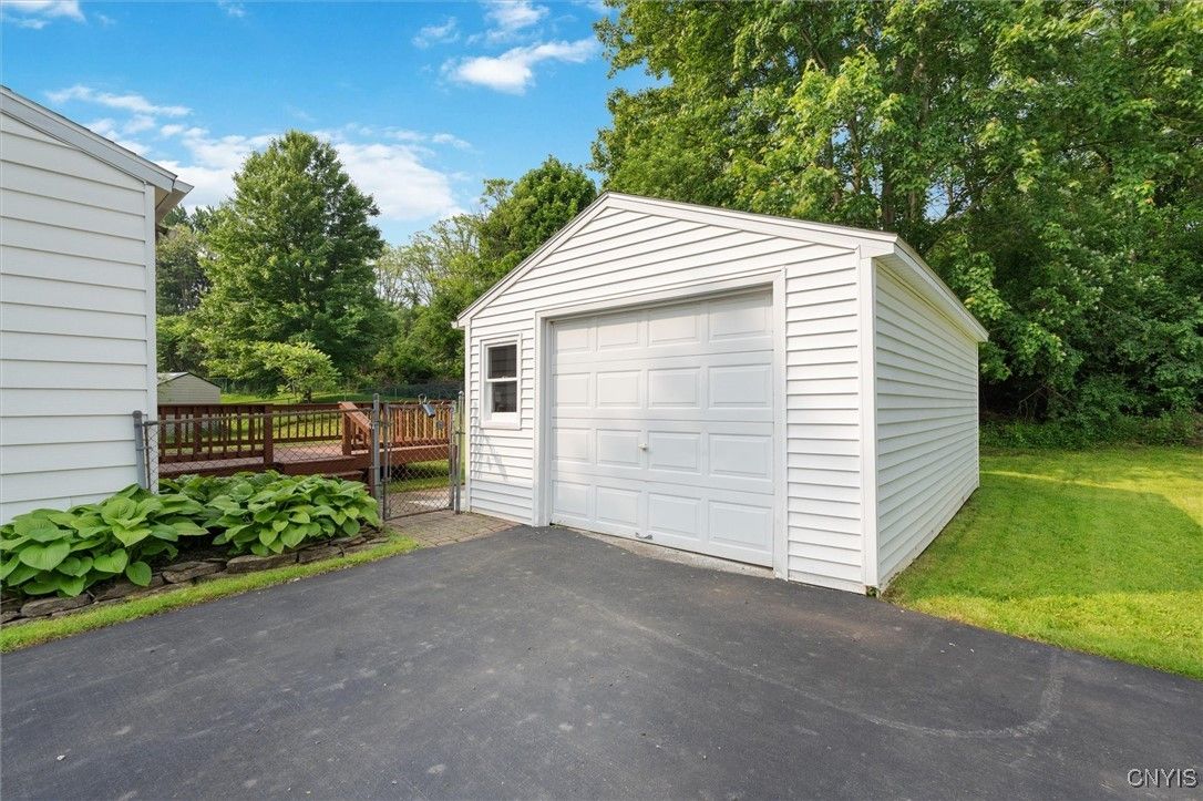 Detached Garage, Exterior